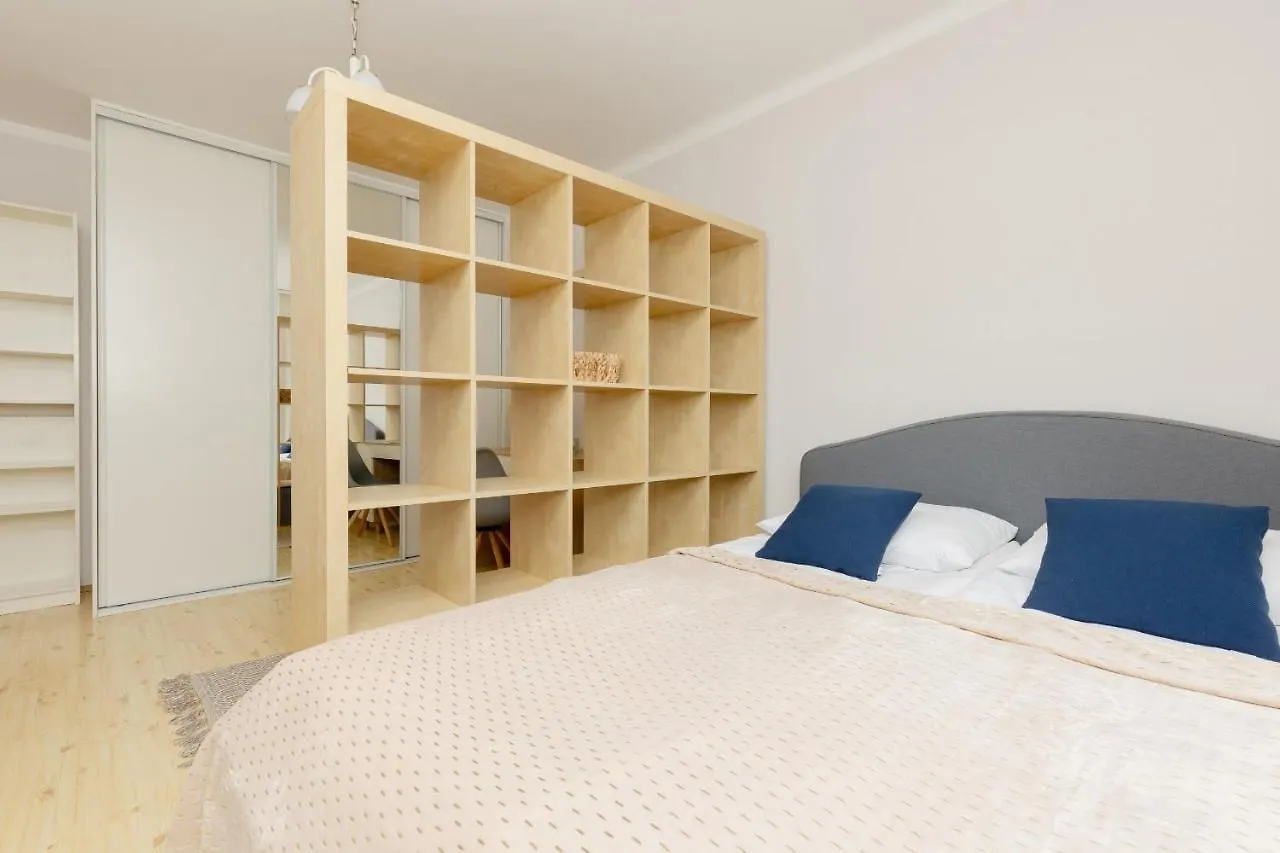 Central Warsaw Apartment With Home Office By Renters ポーランド